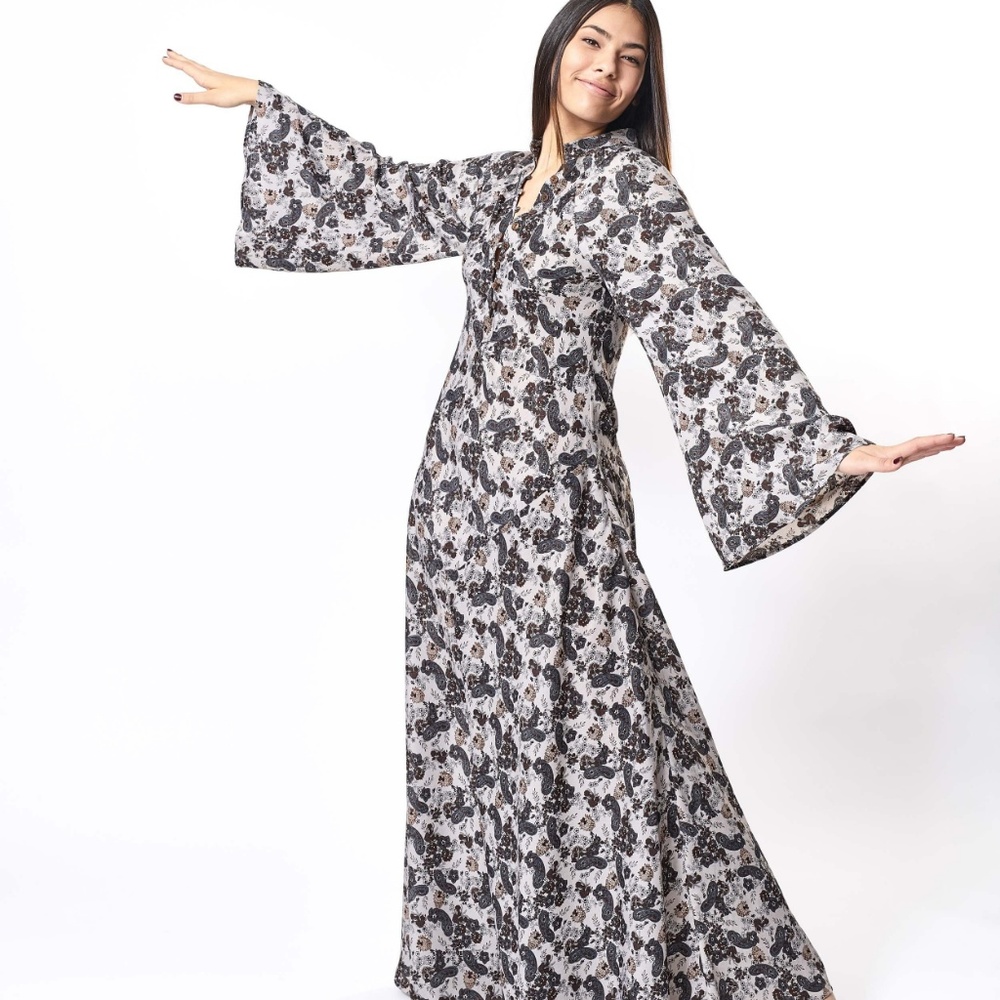 Kristen Bellamy Grey Paisley Monaco Kaftan